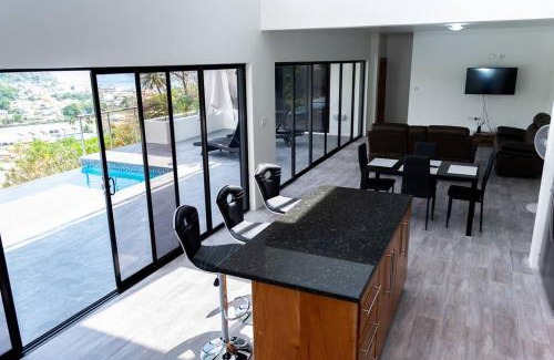 Soufriere Villa | Saba Villa - Piton & Ocean Views!