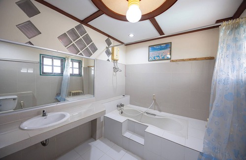 Tha Wung Hotel | Discover Sabai Hotel Lopburi: Family-Friendly Getaway