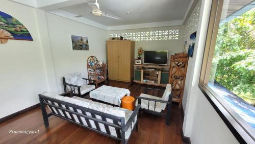 Ao Nang Resort | Idyllic Sabai Resort: Oceanfront Retreat with Pool & Dining
