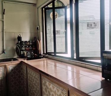 Bayan Lepas House | Inviting Private Queen Room in Bayan Lepas with Pool