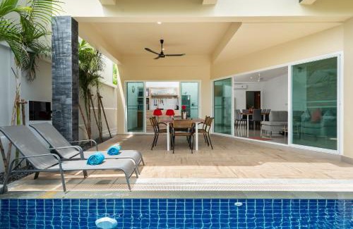 Ban Saiyuan Villa | Discover Sabai Villas: Oceanfront Bliss and Poolside Relaxation