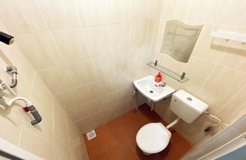 Sabak Aur Hotel | Family-Friendly Sabak Awor Resort with Kitchen and Breakfast
