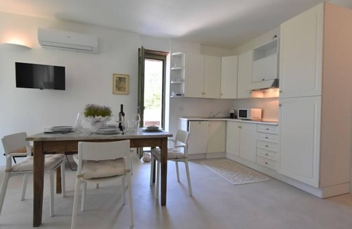 Traona Apartment | Discover Sabbia Alpina: Pet-Friendly Lake View Retreat