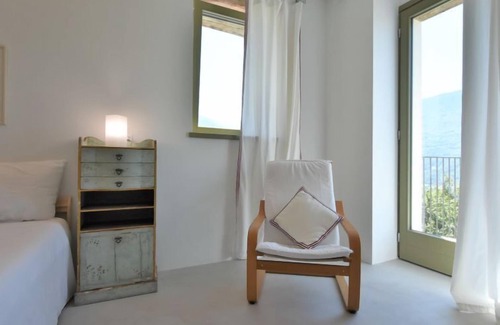 Traona Apartment | Discover Sabbia Alpina: Pet-Friendly Lake View Retreat