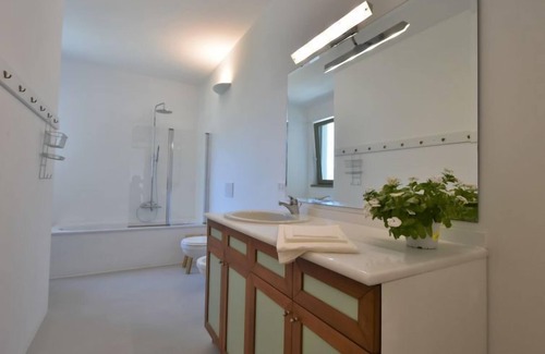 Traona Apartment | Discover Sabbia Alpina: Pet-Friendly Lake View Retreat