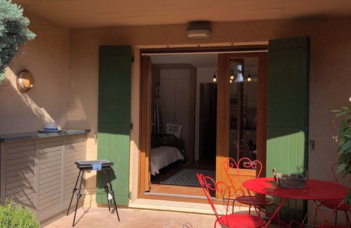Sablet Apartment | Sablet - swimming pool - tennis - 200m from village center - in the vineyards