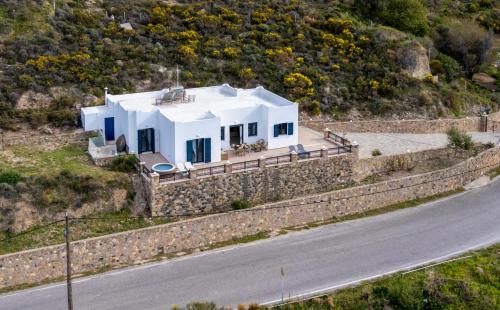 Nisyros Villa | Seaside Retreat at Sacada Seascape Nisyros - Rated 9.3/10