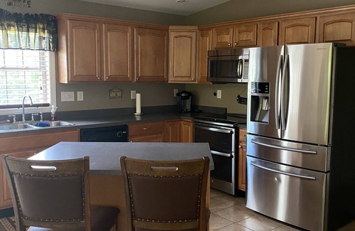 Gloversville House | Escape to Sacandaga Lake: Top-Rated Family-Friendly Retreat