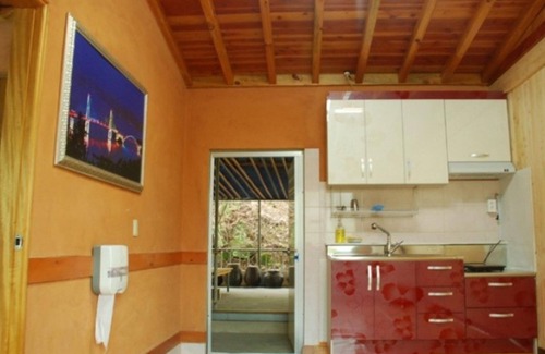 Sacheon House | Discover Sacheon Baegunimeomuneungot Pension with Pool & Breakfast