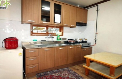 Sacheon House | Discover Sacheon Baegunimeomuneungot Pension with Pool & Breakfast
