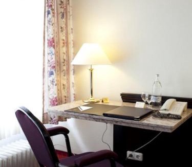 Reinbek Hotel | Discover Sachsenwald Hotel Reinbek: Pet-Friendly Retreat