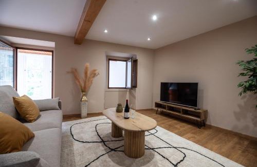 Monforte de Lemos Apartment | Discover Sacra: Family-Friendly Stay with 9.8 Guest Rating