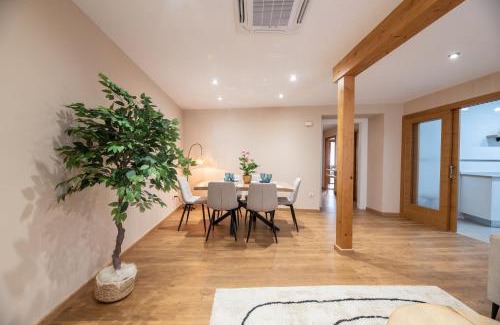 Monforte de Lemos Apartment | Discover Sacra: Family-Friendly Stay with 9.8 Guest Rating