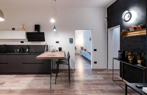 Ferrara Apartment | Elegant Sacrati 39: Family-Friendly with Hot Tub & Top Rating