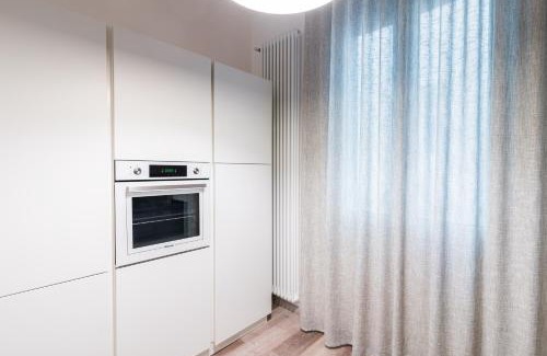 Ferrara Apartment | Elegant Sacrati 39: Family-Friendly with Hot Tub & Top Rating