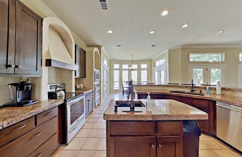 Horseshoe Bay House | Unforgettable Stay at Sacred Vista with Pool & Family Fun