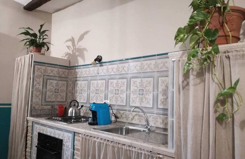 Bomarzo House | Cozy Sacrobosco Apartment with Breakfast & Family Amenities