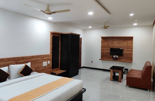 Tumkur Hotel | Budget-Friendly Stay at Sadanand's Highway Inn with Breakfast