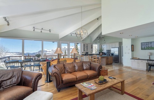 Telluride House | Discover Saddle Horn Sanctuary: Family & Pet Friendly Retreat