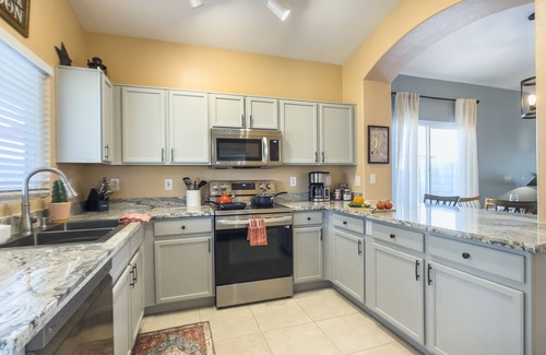 Sarival Village House | Relax at Saddle In: Old West Retreat with King Bed & Green
