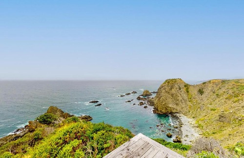 Elk House | Inviting Saddle Point Ocean View Cottage with Family Amenities