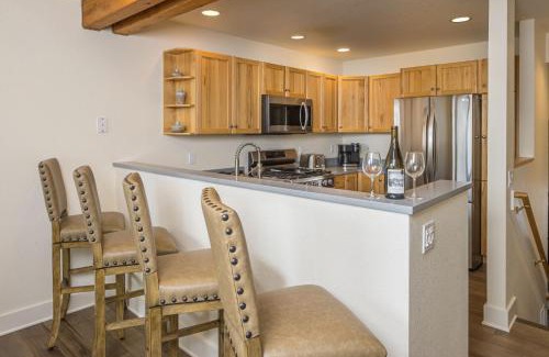 Saddle Ridge House | Family-Friendly Saddle Ridge Townhome | Unit J3 Getaway
