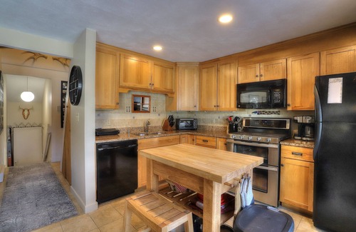 Rangeley Condo | Unmatched Ski-In/Out Experience at Saddleback - White Birch #1