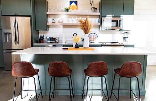 Rangeley House | Pet-Friendly Saddleback A Frame #19: Après Ski Retreat