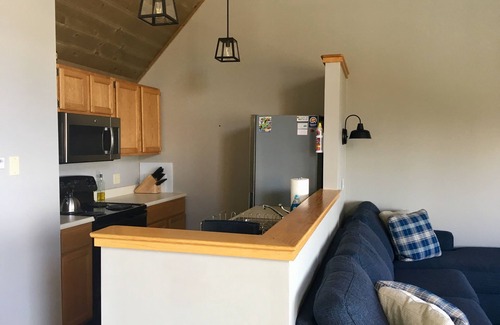 Rangeley Condo | Idyllic Saddleback Mountain 3-4 BR Condo with Scenic Views