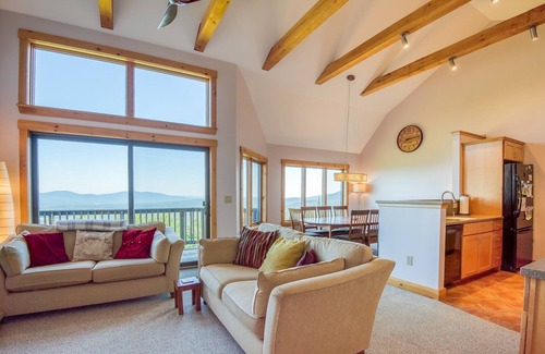 Rangeley Condo | Saddleback - Rock Pond Condo Green Drake #5 - Ski in/Ski out!