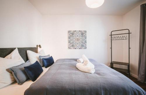 St Lorenz Apartment | Explore Sadebo Apartments Lübeck with Terrace and Pool