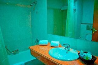 Suwailih Hotel | Comfortable Stay at Sadeen Amman Hotel with Pool & Dining