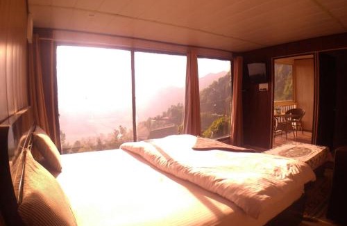 Kanatal Resort | Discover Sadhoo Vibes Resort: Pet-Friendly Family Retreat