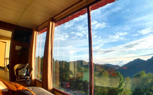 Kanatal Resort | Discover Sadhoo Vibes Resort: Pet-Friendly Family Retreat