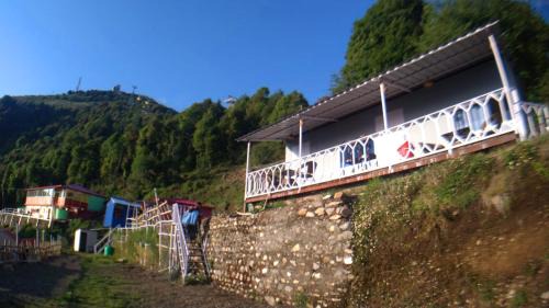 Kanatal Resort | Discover Sadhoo Vibes Resort: Pet-Friendly Family Retreat
