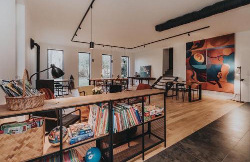 gmina Kondratowice House | Pet-Friendly Getaway at Sady Błotnica Dom Gościnny