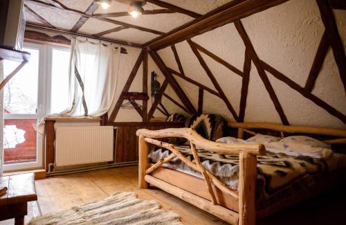 Snidavka Ski Chalet | Inviting Sadyba Lileya: Pet-Friendly Stay with Spa Amenities