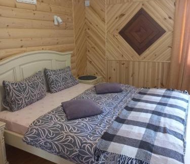 Manyava Cabin | Explore Sadyba Medova Nasoloda: Pet-Friendly Retreat