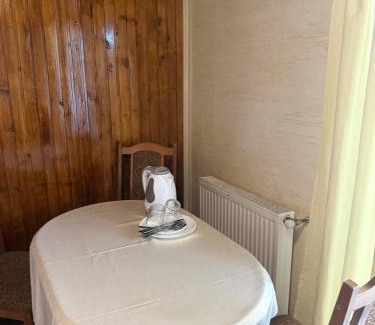 Snidavka House | Cozy Sadyba Pidkova: Pet-Friendly with Hot Tub & Kitchen
