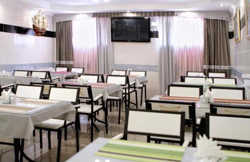 Kamenets-Podol'skiy Hotel | Family-Friendly Retreat at Sadyba Smotrytska Perlyna
