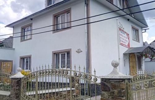 Soymy House | Discover Sadyba Sukhar: Top-Rated Family-Friendly Retreat