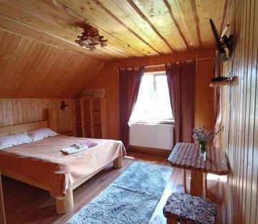 Podobovets House | Discover Sadyba Sunny House: Top Rated with Great Amenities