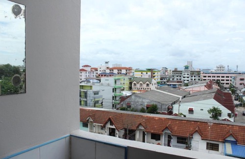 Kho Hong Apartment | Budget-Friendly Retreat at Saeng Chan Apartment
