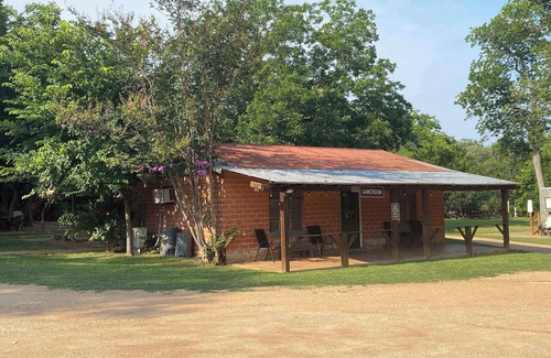 Seguin Cabin | Safari Cabin #1 Summa