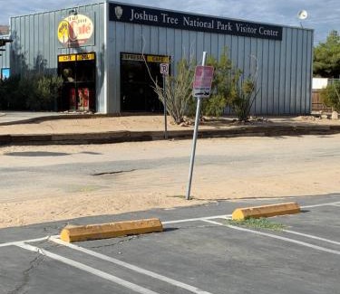 Joshua Tree Hotel | Family-Friendly Stay at Safari Motor Inn - Joshua Tree