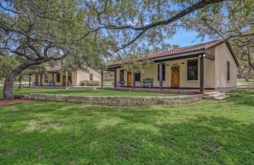 Fischer House | Experience Blanco Rapids Ranch Safari Suite with Ocean Views