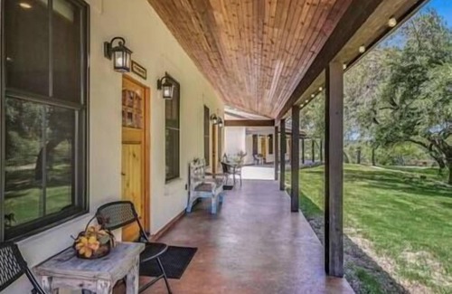 Fischer House | Experience Blanco Rapids Ranch Safari Suite with Ocean Views
