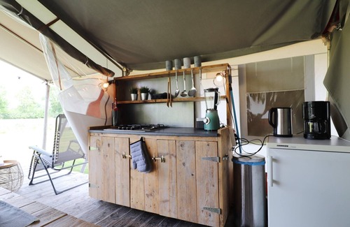 Twijzel House | Glamorous Safari Tents with Kitchen & Breakfast Included