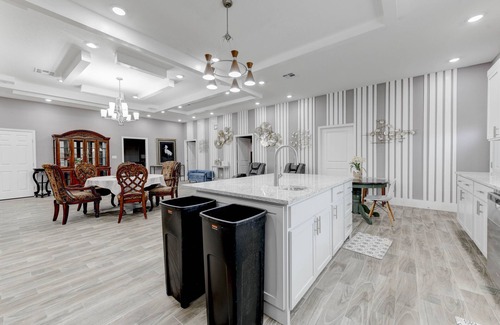 Killeen House | Safari Retreat: 8-Bedroom Home with Spa & Dining Options