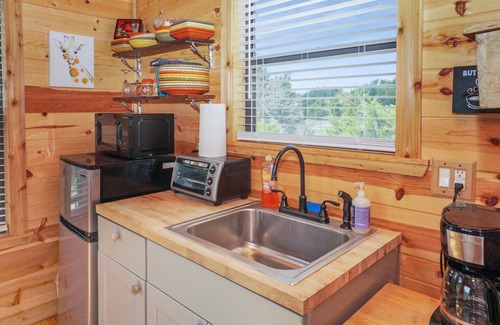 Dripping Springs Cabin | Experience Arbor House of Dripping Springs - Safari Retreat